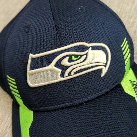 Seattle Seahawks New Era 2021 NFL Sideline 39 Thirty Flex Hat Fitted - Picture 6 of 11